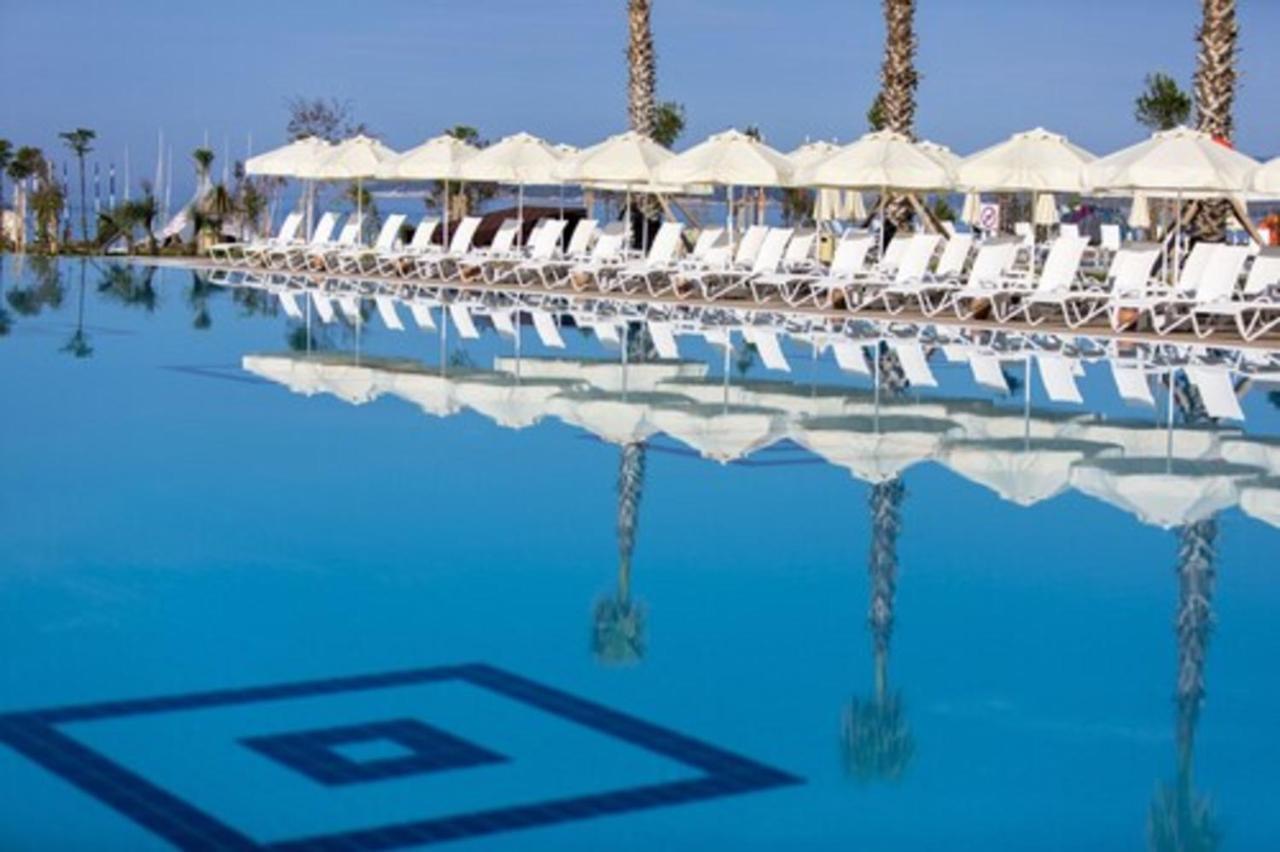 Andriake Beach Club Hotel เดมเร ภายนอก รูปภาพ